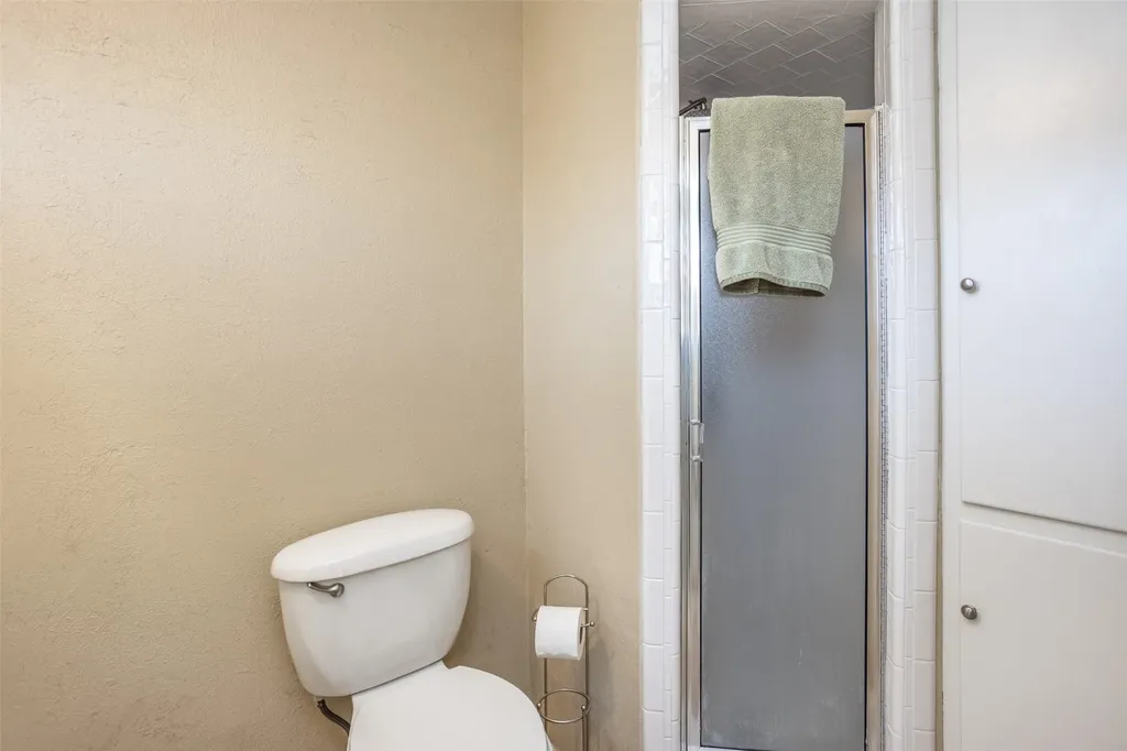 2005 Maplewood Drive Gainesville TX 76240