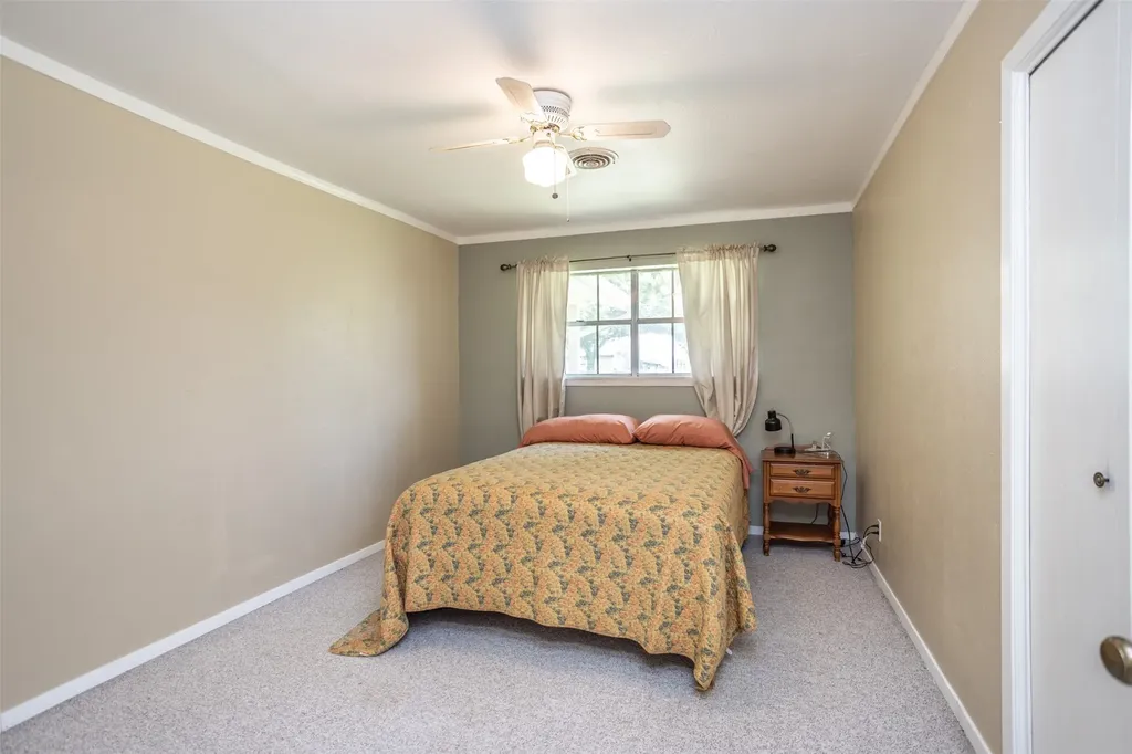 2005 Maplewood Drive Gainesville TX 76240