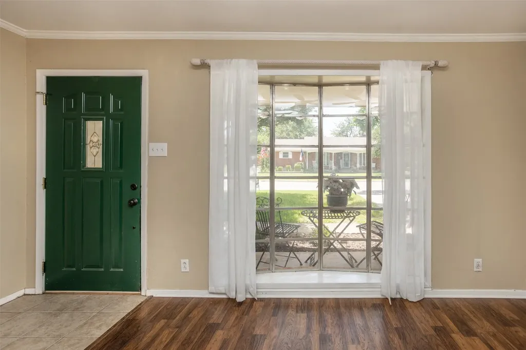2005 Maplewood Drive Gainesville TX 76240