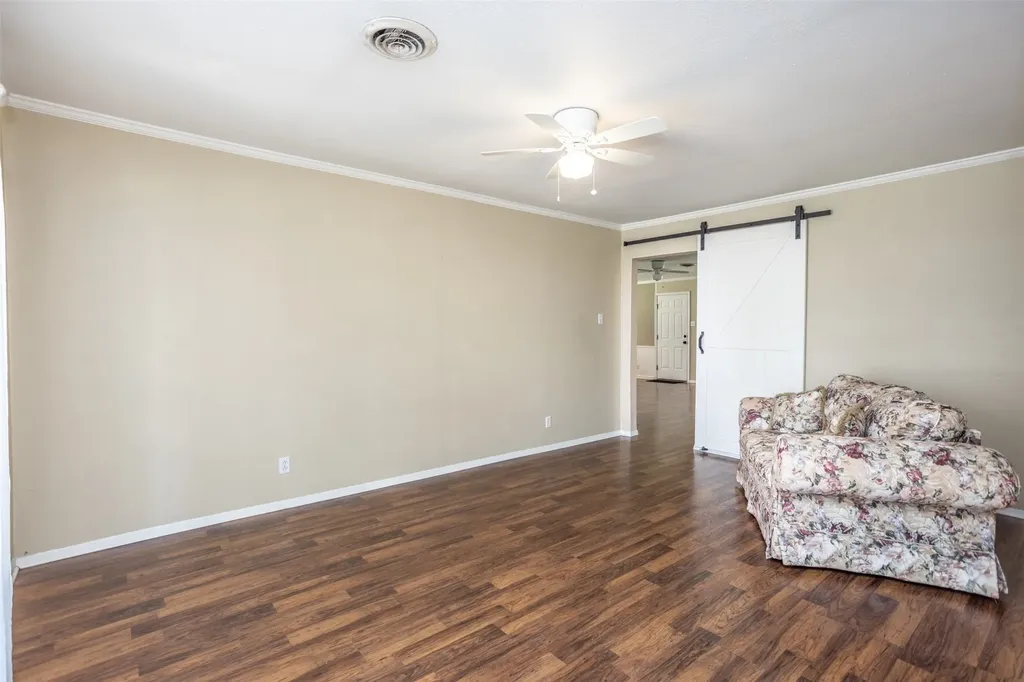 2005 Maplewood Drive Gainesville TX 76240