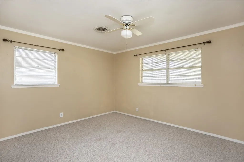 2005 Maplewood Drive Gainesville TX 76240