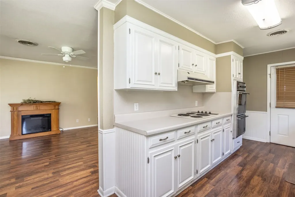 2005 Maplewood Drive Gainesville TX 76240