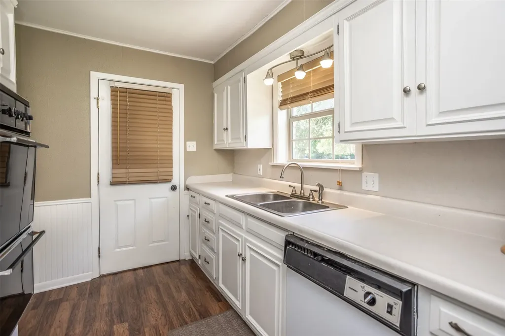 2005 Maplewood Drive Gainesville TX 76240
