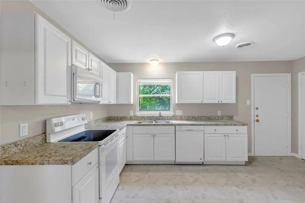 2308 Muret Street Irving TX 75062