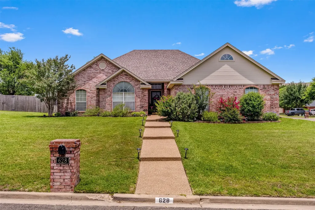 628 Willow Creek Drive Hewitt TX 76643