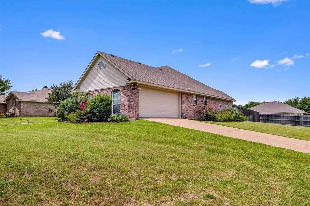 628 Willow Creek Drive Hewitt TX 76643
