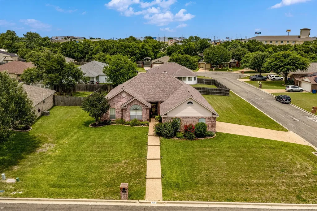628 Willow Creek Drive Hewitt TX 76643