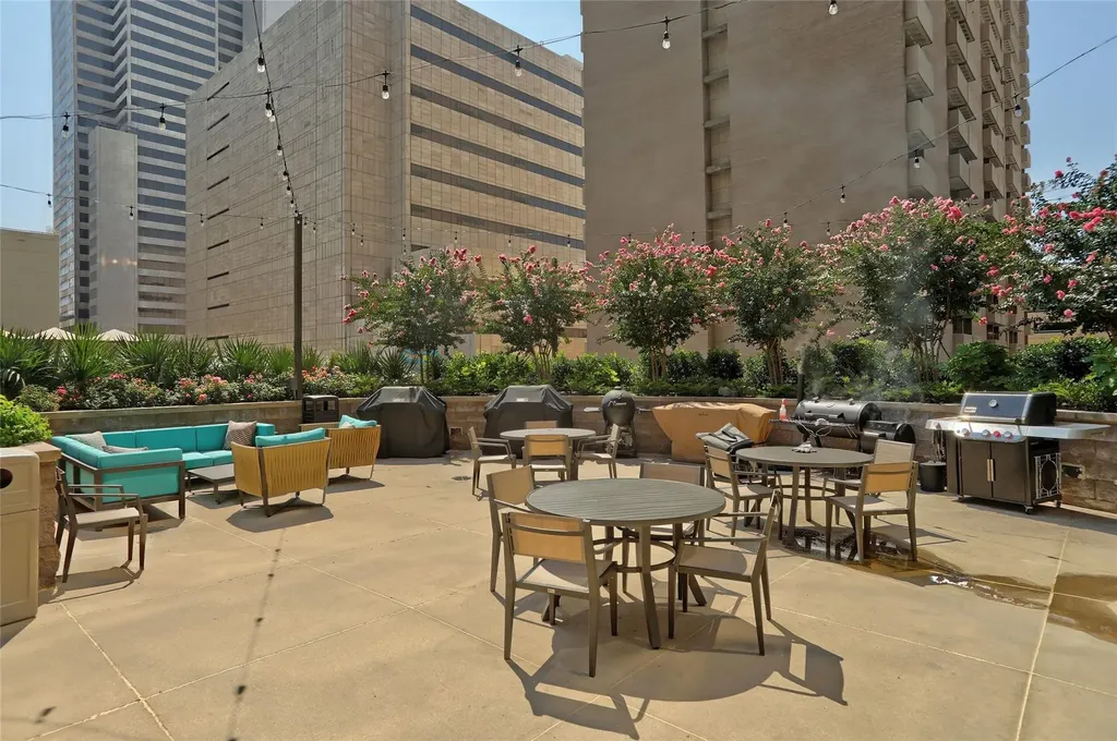 1200 Main Street Dallas TX 75202