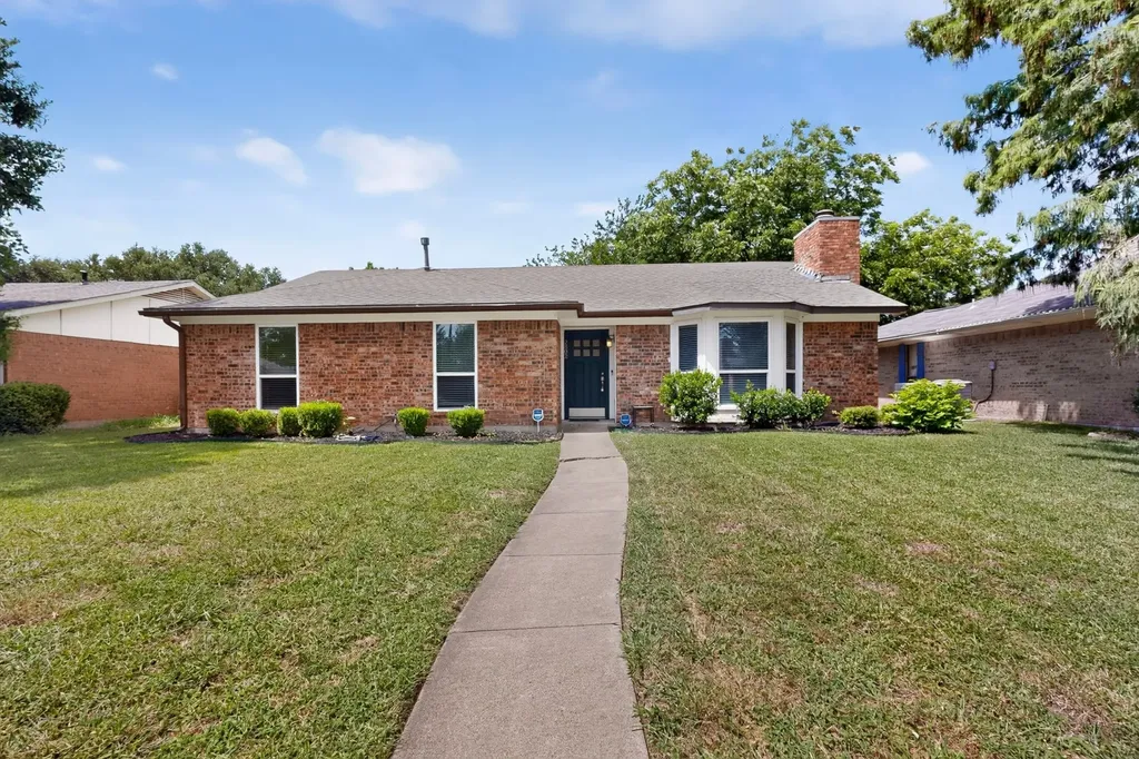 2802 Green Oaks Drive Garland TX 75040