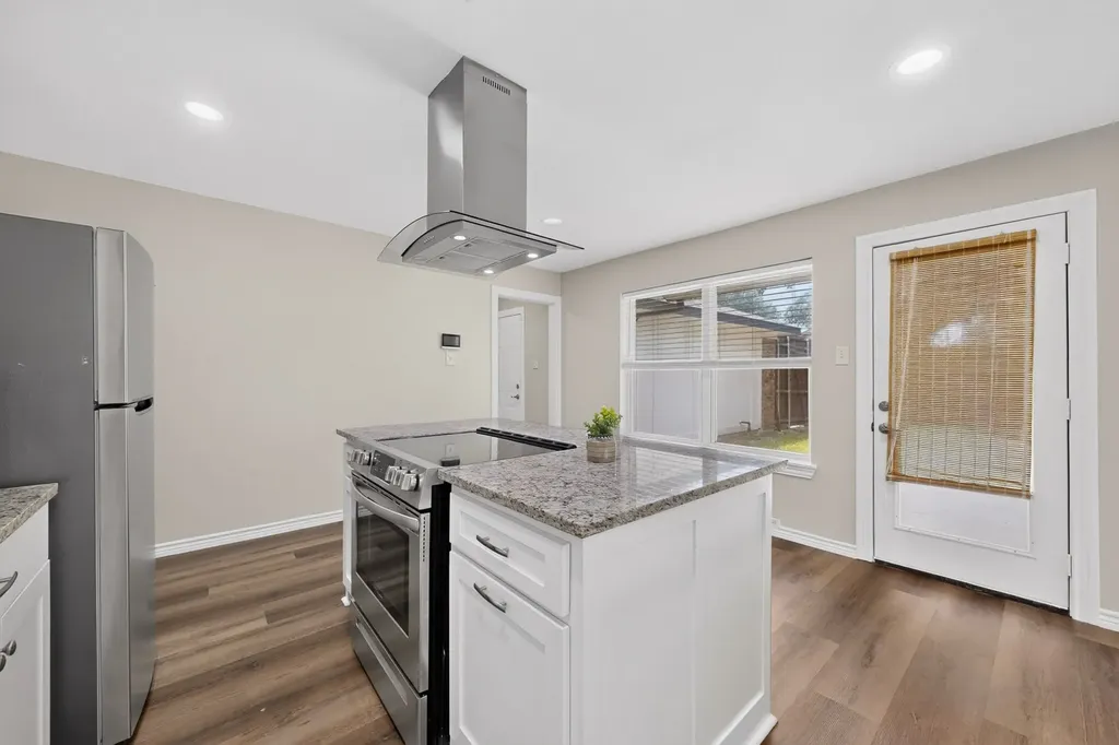 2802 Green Oaks Drive Garland TX 75040