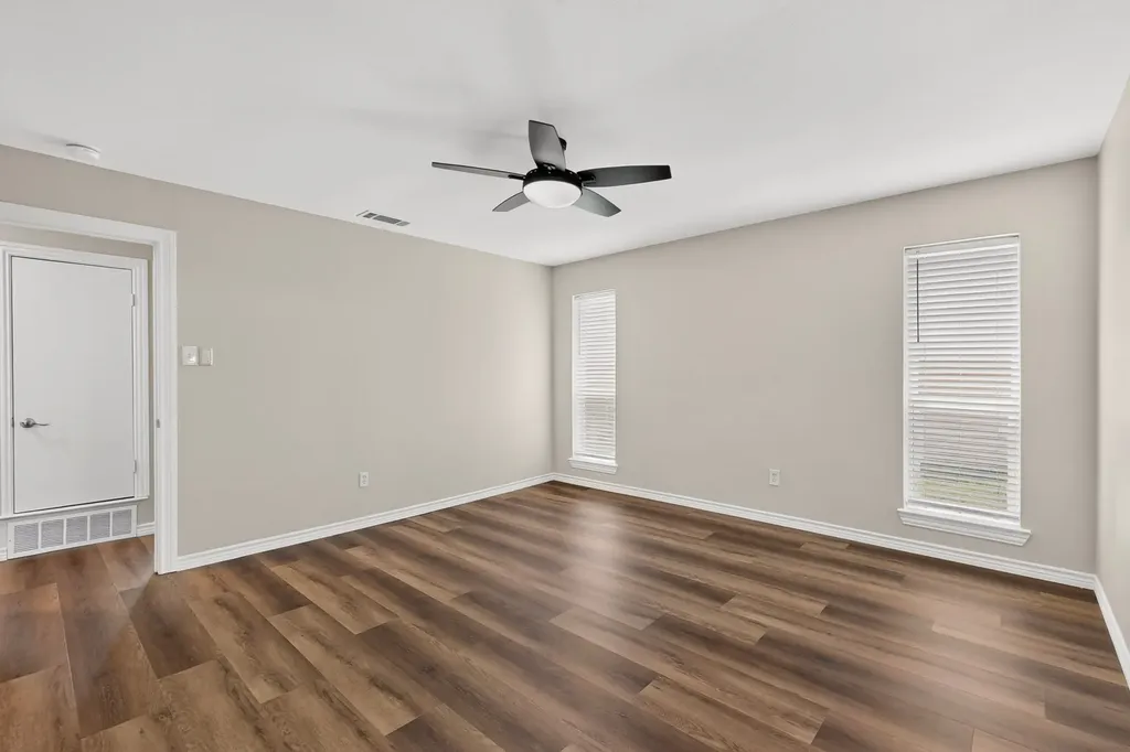 2802 Green Oaks Drive Garland TX 75040