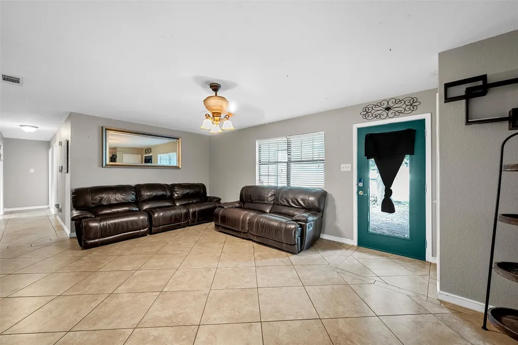 1002 Caron Street Robinson TX 76706