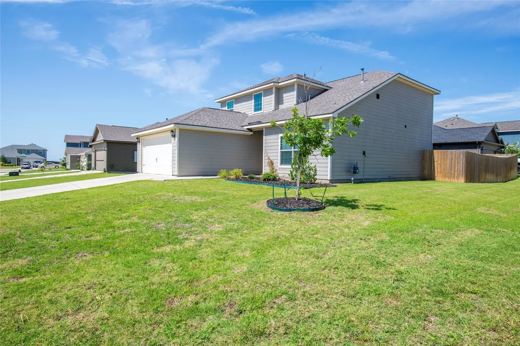 1825 Fergus Drive Ponder TX 76259