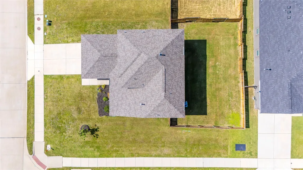1825 Fergus Drive Ponder TX 76259