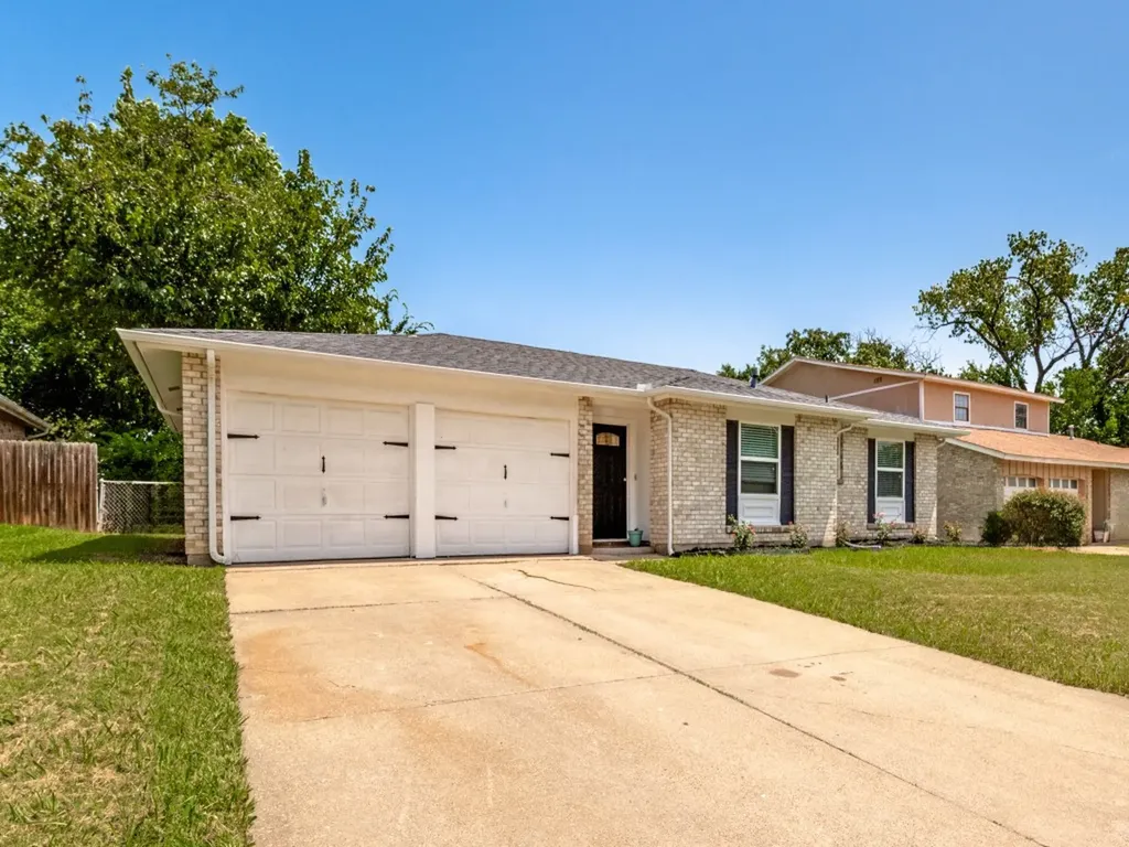 1405 Rambler Road Arlington TX 76014