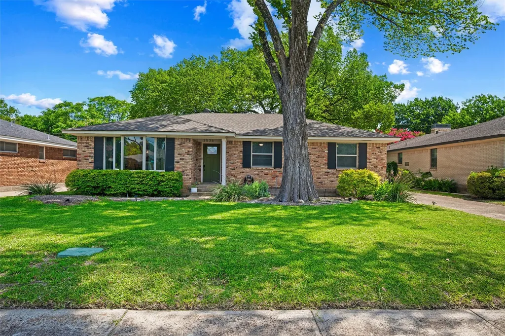 2536 Saint Francis Avenue Dallas TX 75228