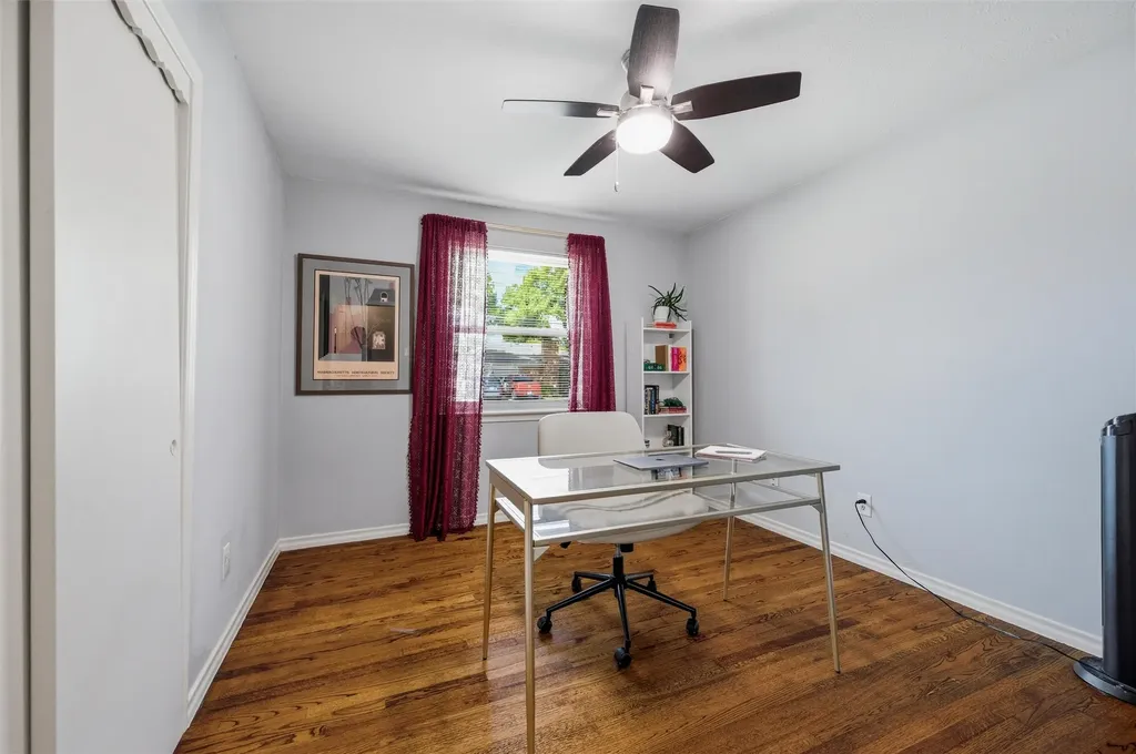 2536 Saint Francis Avenue Dallas TX 75228