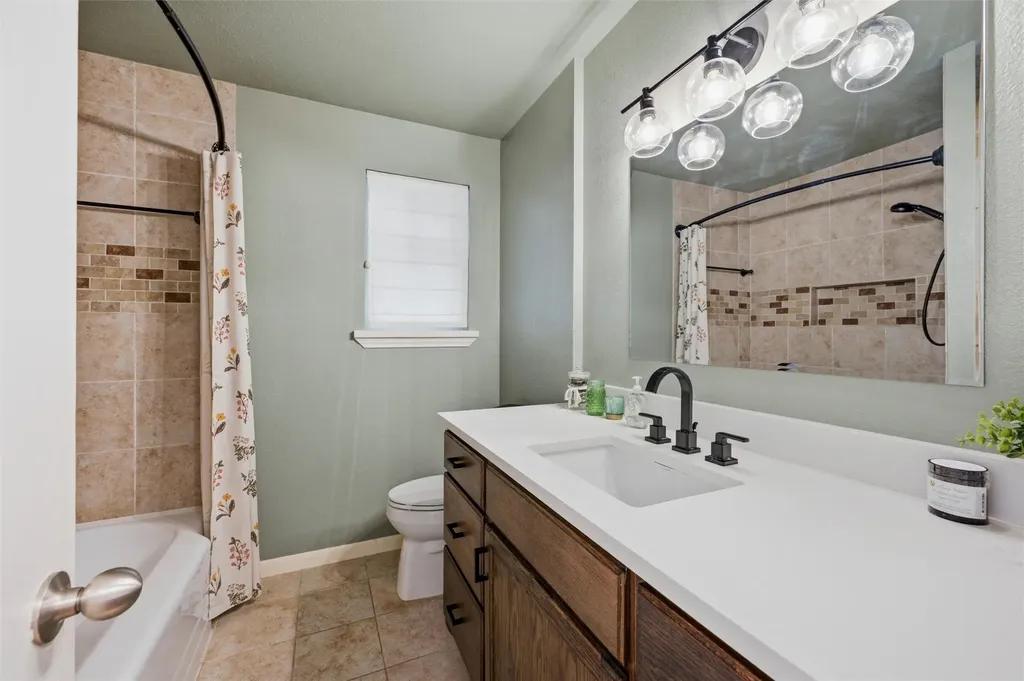 2536 Saint Francis Avenue Dallas TX 75228
