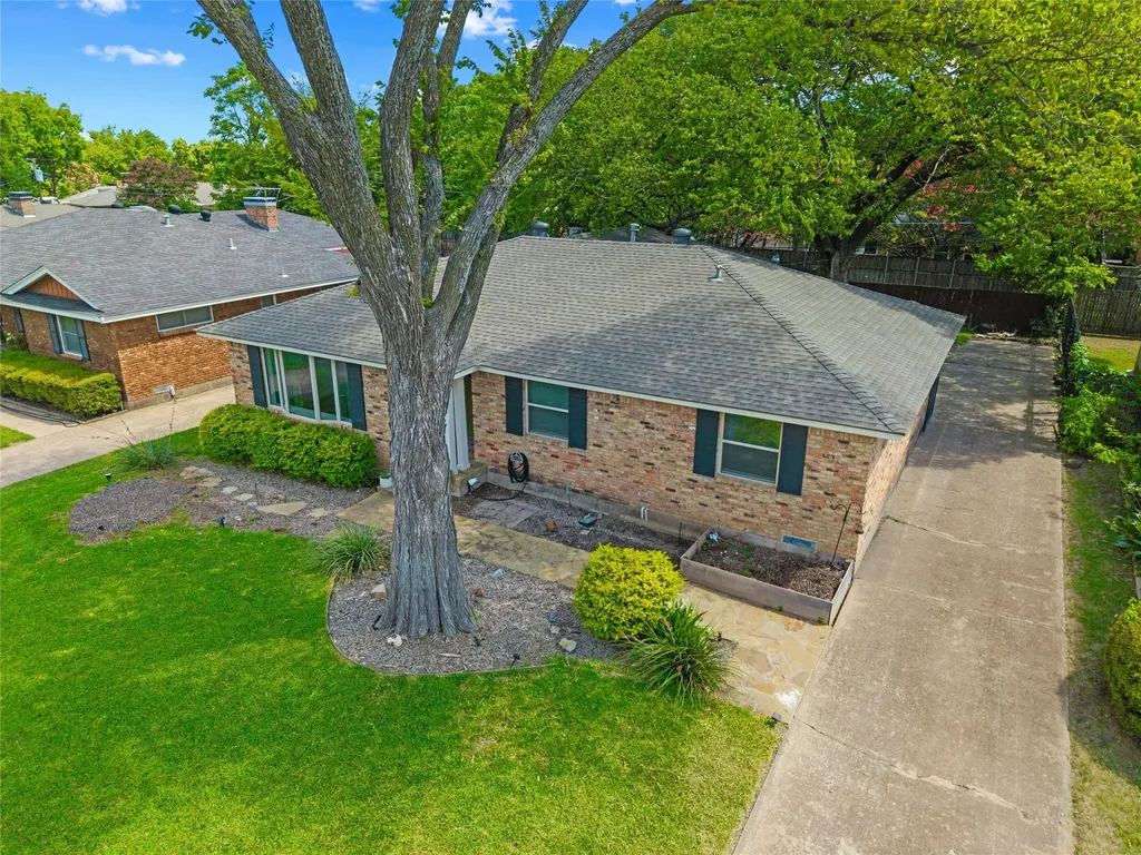 2536 Saint Francis Avenue Dallas TX 75228