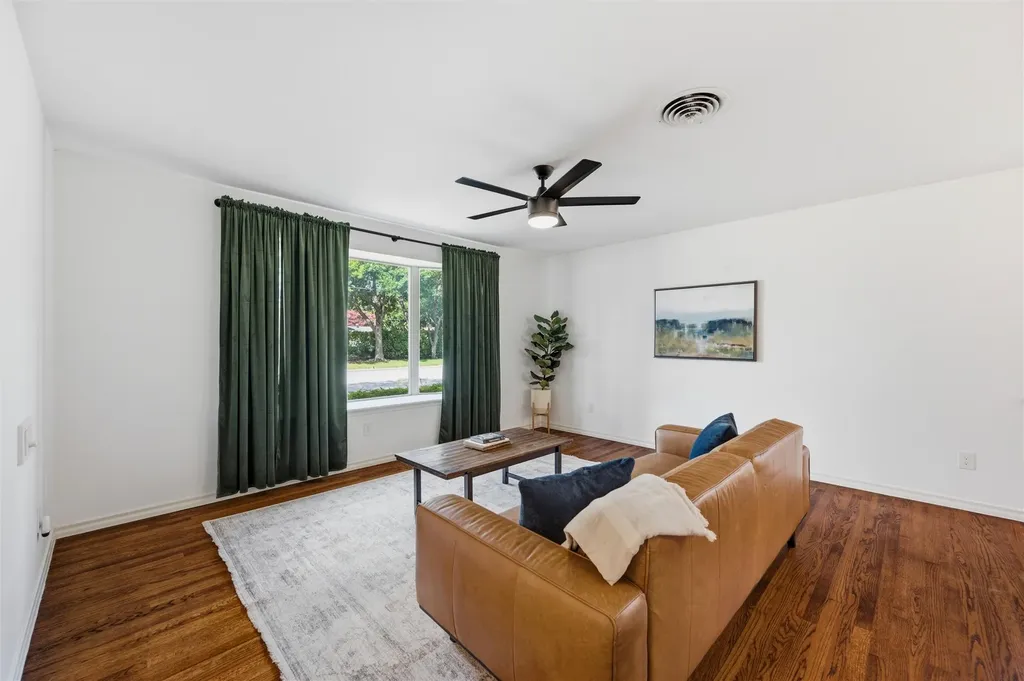 2536 Saint Francis Avenue Dallas TX 75228