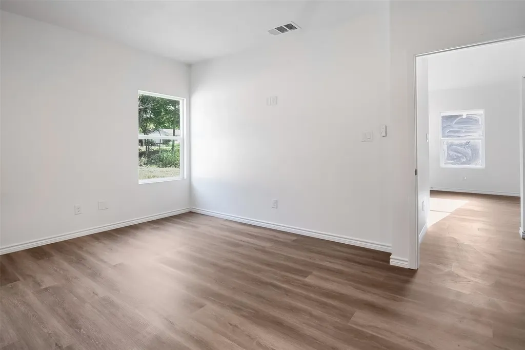 209 W Elm Street Whitewright TX 75491