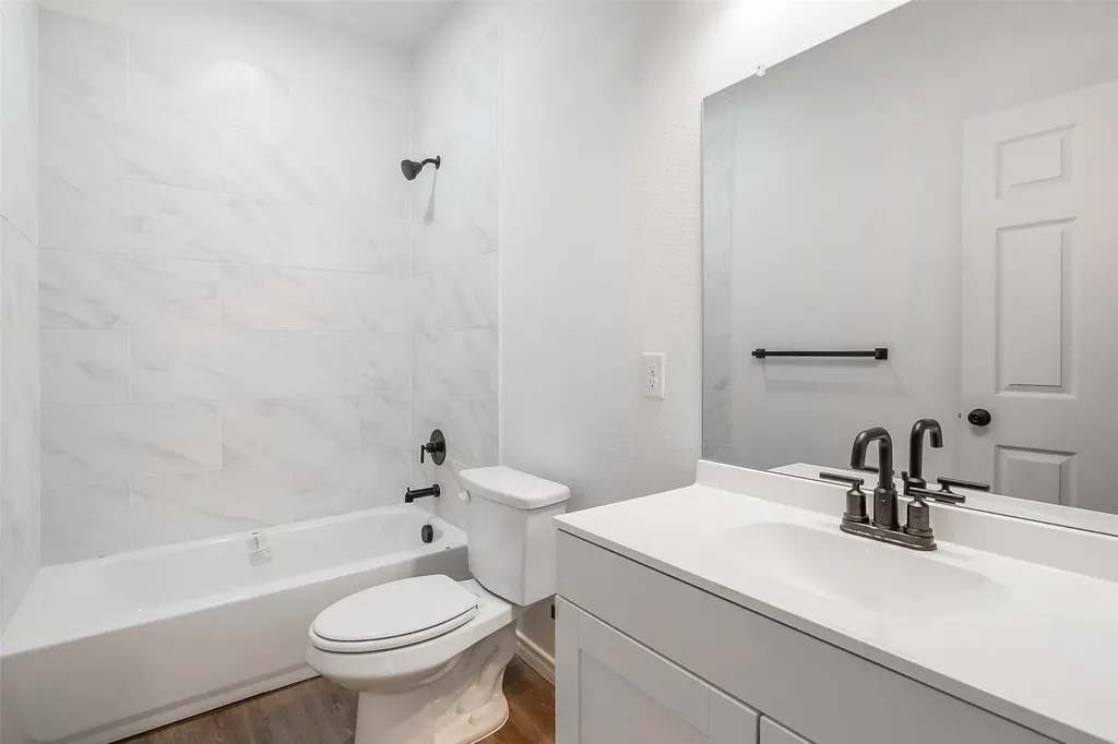 209 W Elm Street Whitewright TX 75491