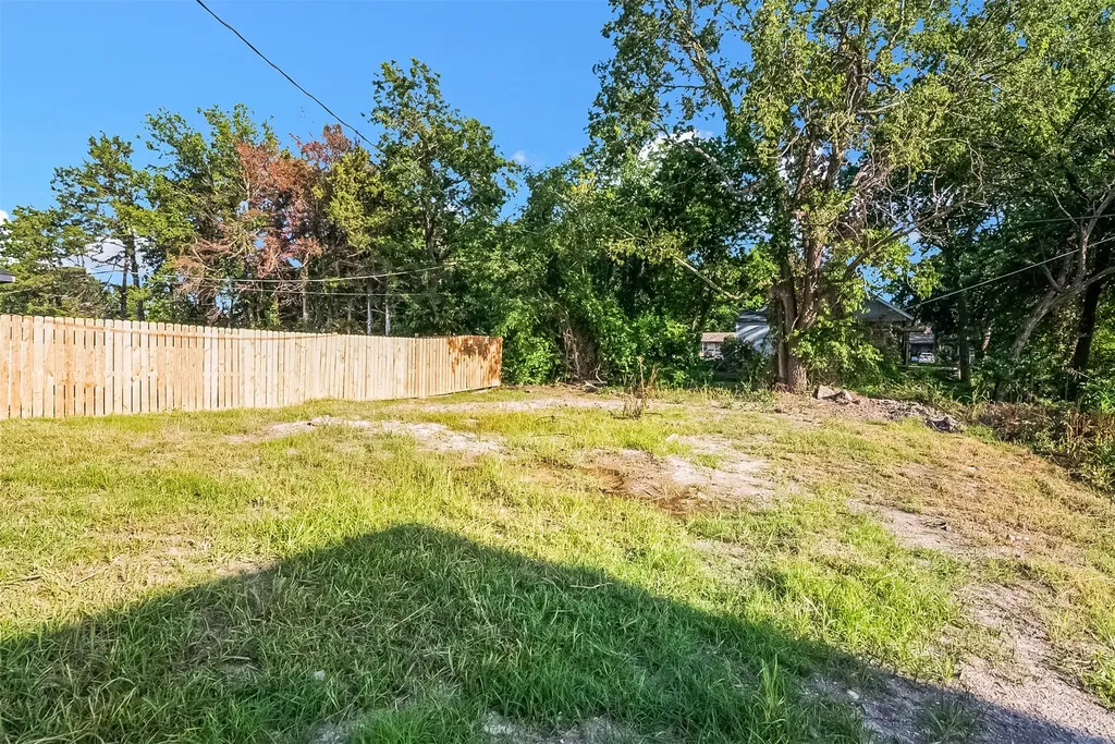 209 W Elm Street Whitewright TX 75491