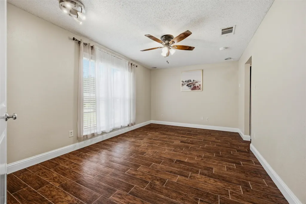 2713 Riviera Drive Garland TX 75040