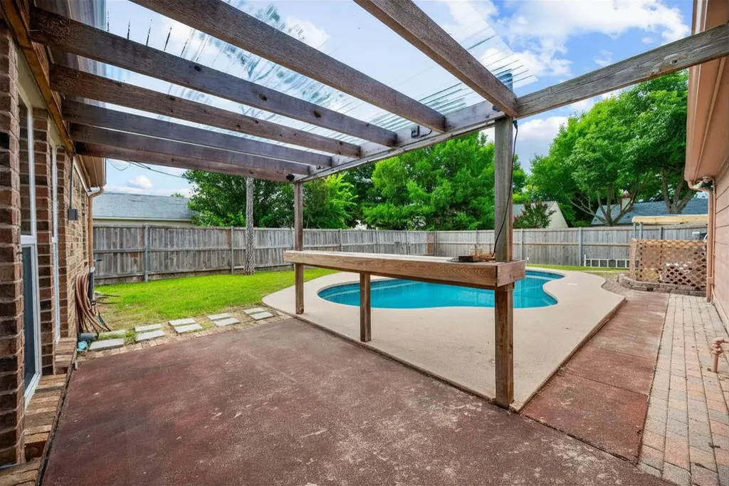 2713 Riviera Drive Garland TX 75040