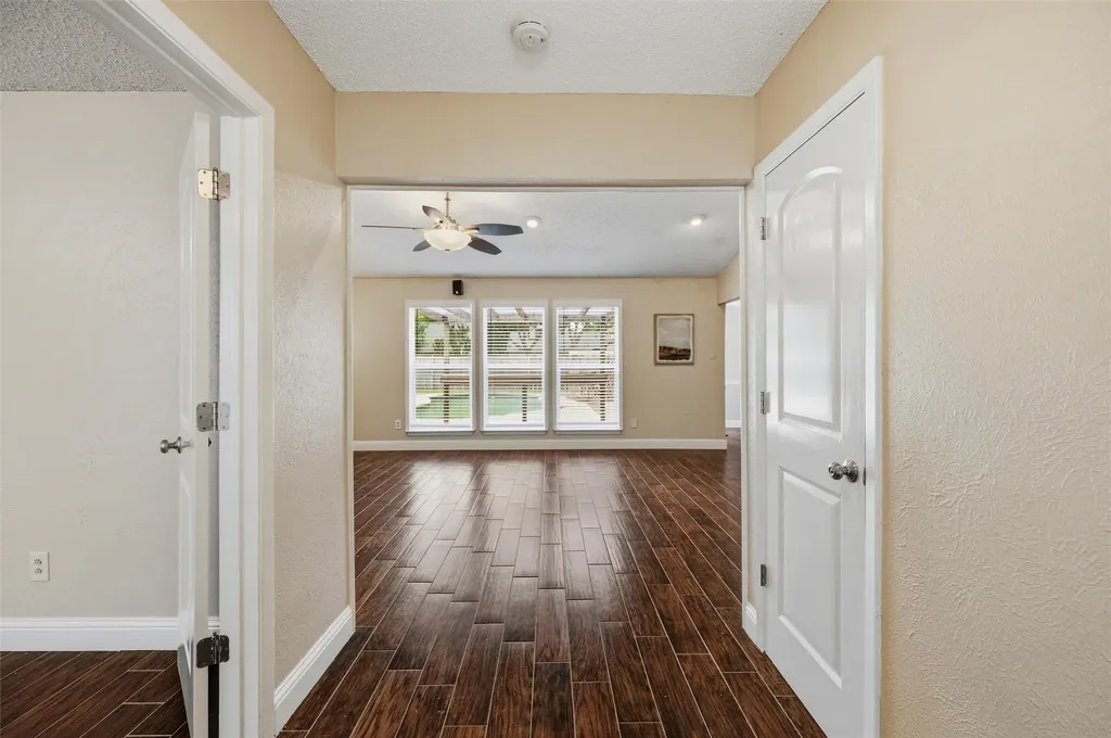 2713 Riviera Drive Garland TX 75040