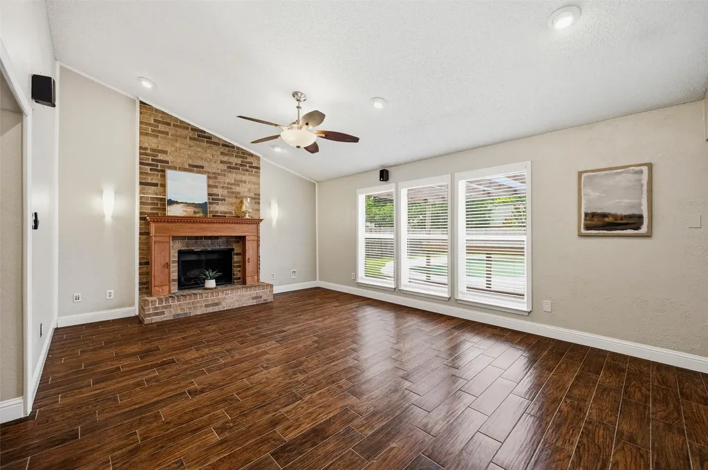 2713 Riviera Drive Garland TX 75040