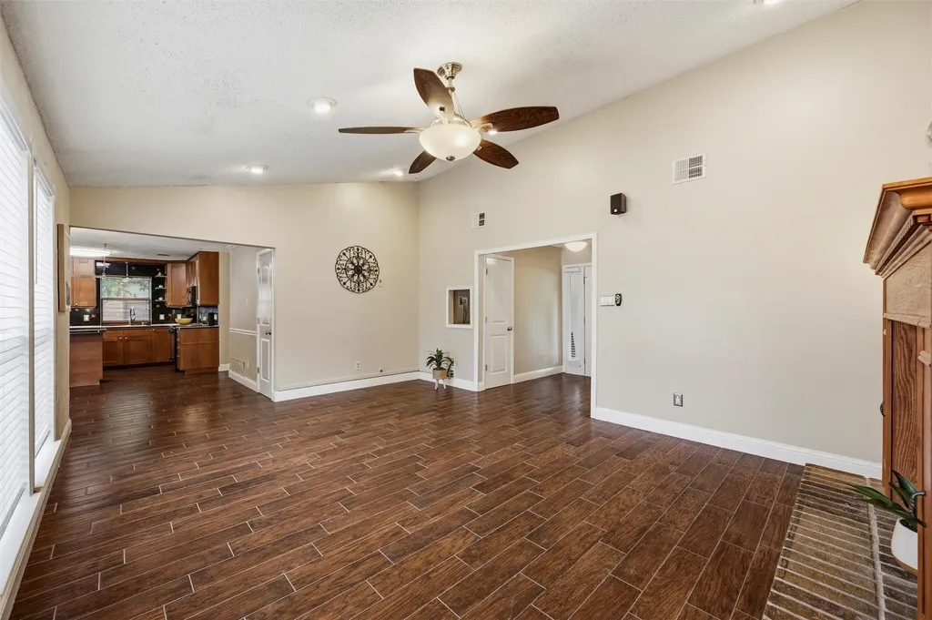 2713 Riviera Drive Garland TX 75040