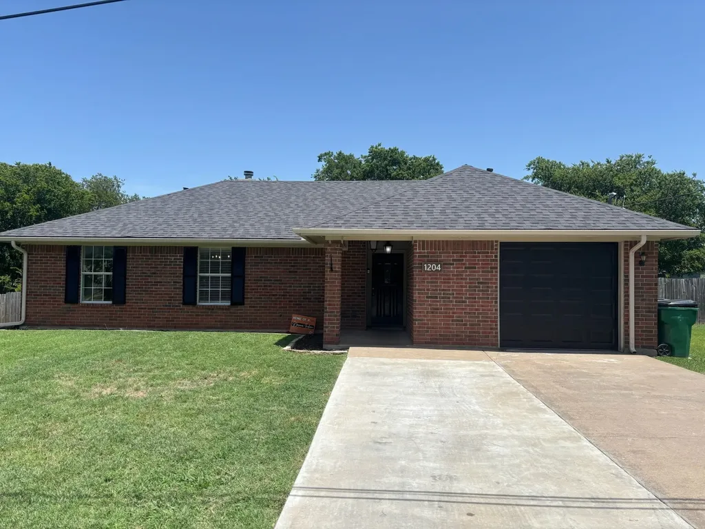1204 Cooke Street Nocona TX 76255