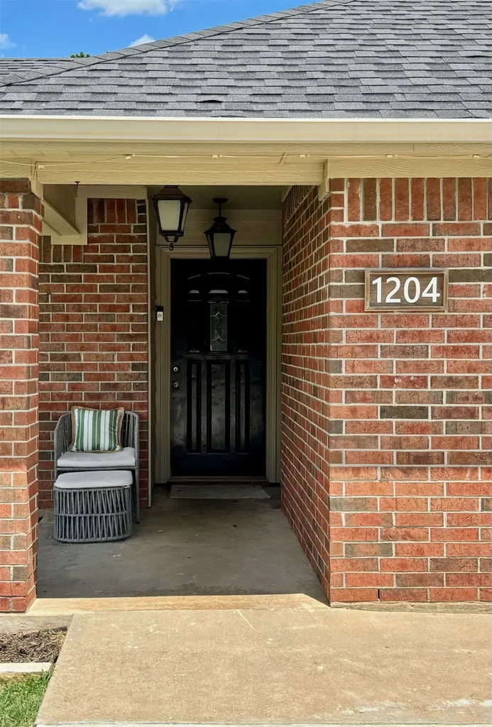 1204 Cooke Street Nocona TX 76255