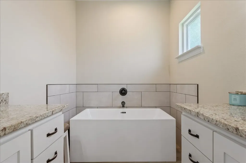 426 Alexander Hillsboro TX 76645