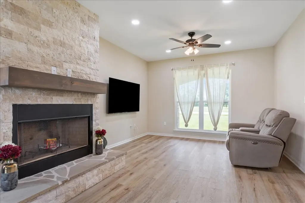 426 Alexander Hillsboro TX 76645