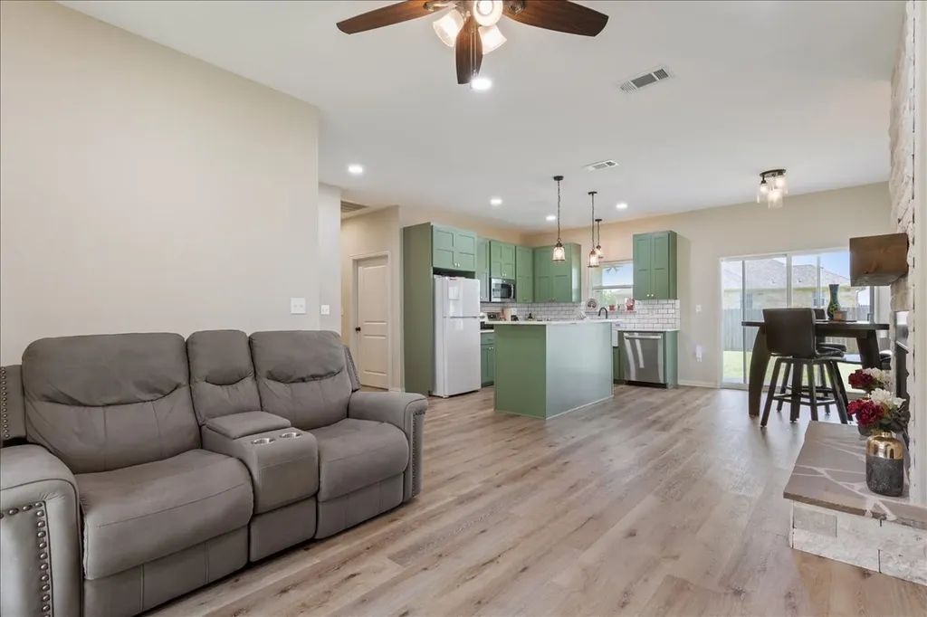 426 Alexander Hillsboro TX 76645