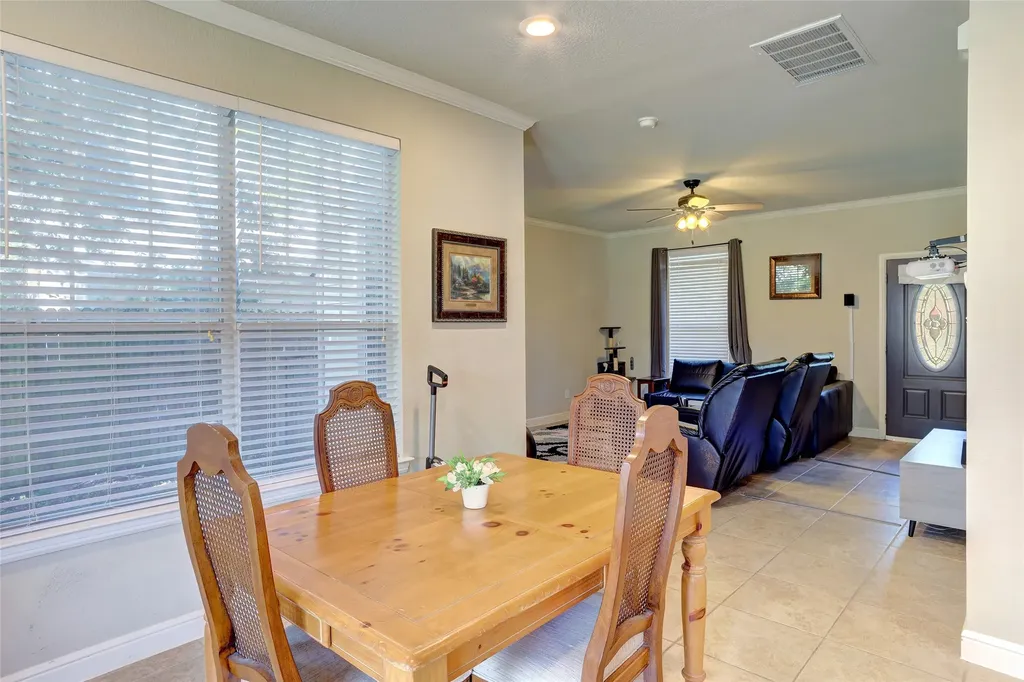 751 N Sherman Avenue Van Alstyne TX 75495