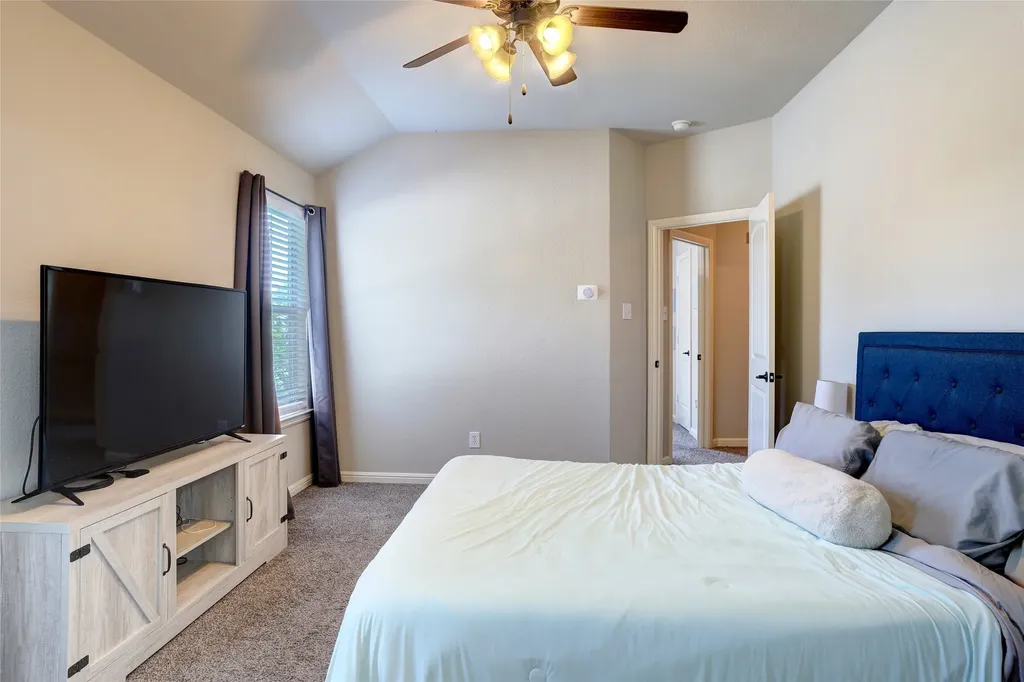 751 N Sherman Avenue Van Alstyne TX 75495
