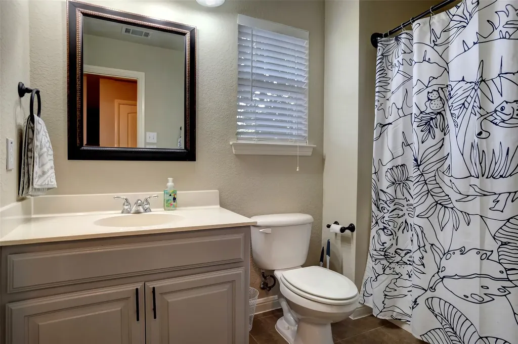 751 N Sherman Avenue Van Alstyne TX 75495