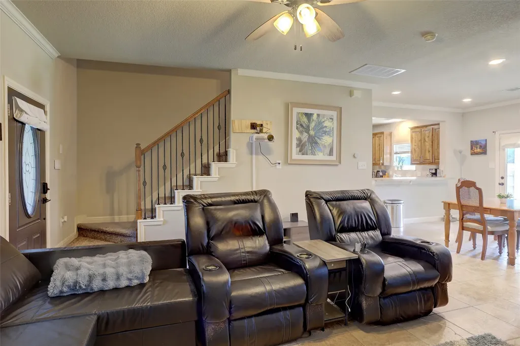 751 N Sherman Avenue Van Alstyne TX 75495