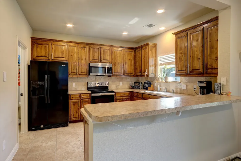 751 N Sherman Avenue Van Alstyne TX 75495
