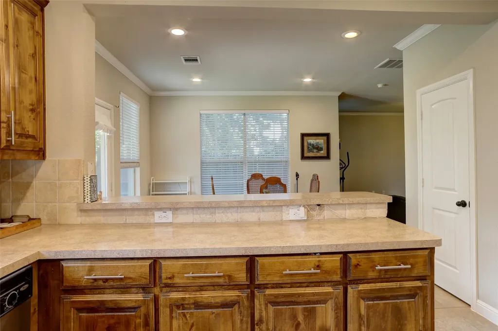 751 N Sherman Avenue Van Alstyne TX 75495
