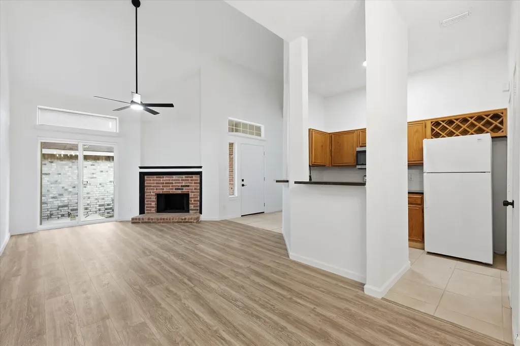 4215 Scarsdale Lane Dallas TX 75227