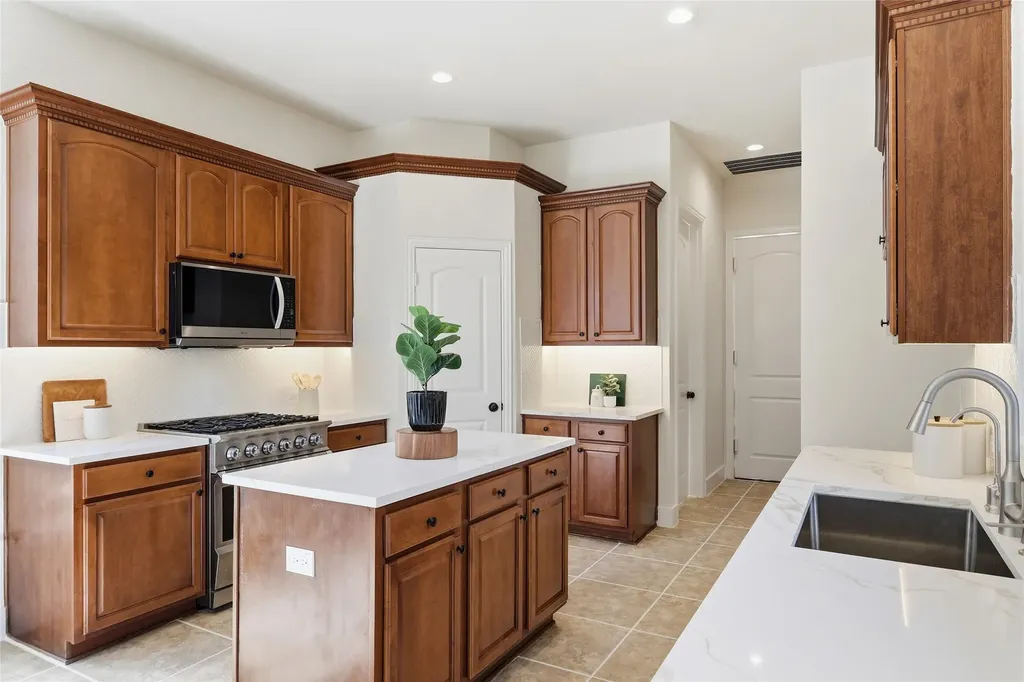 961 Panther Lane Allen TX 75013