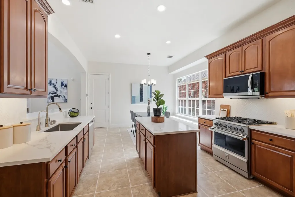 961 Panther Lane Allen TX 75013