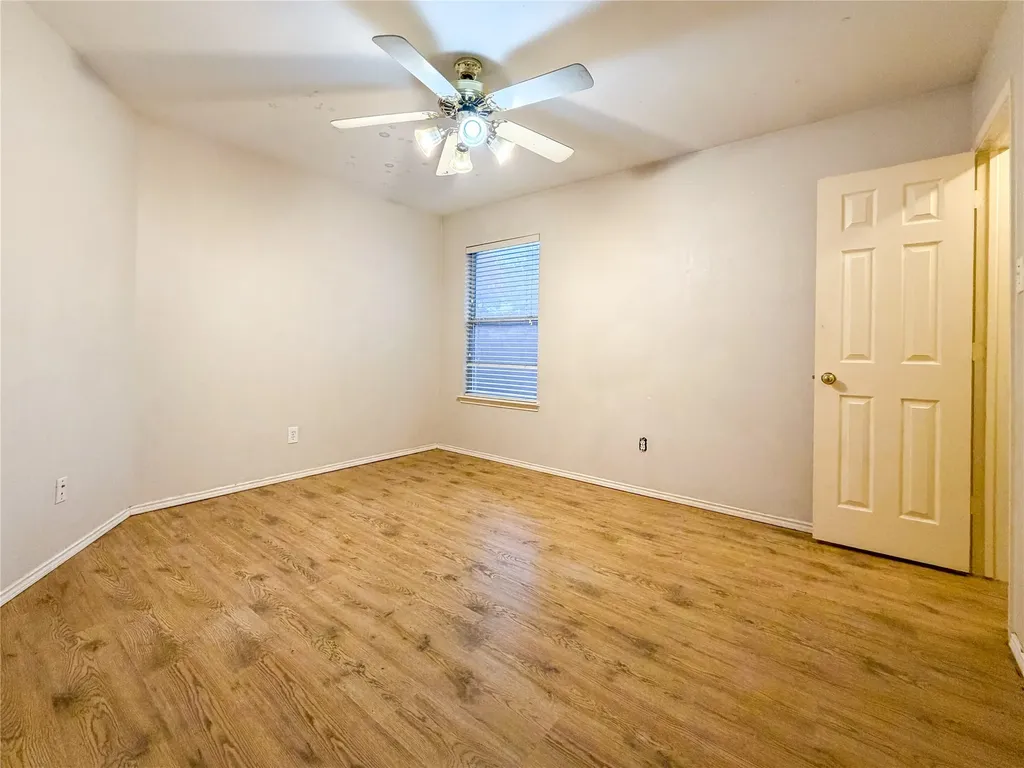 2752 Scarborough Drive Grand Prairie TX 75052