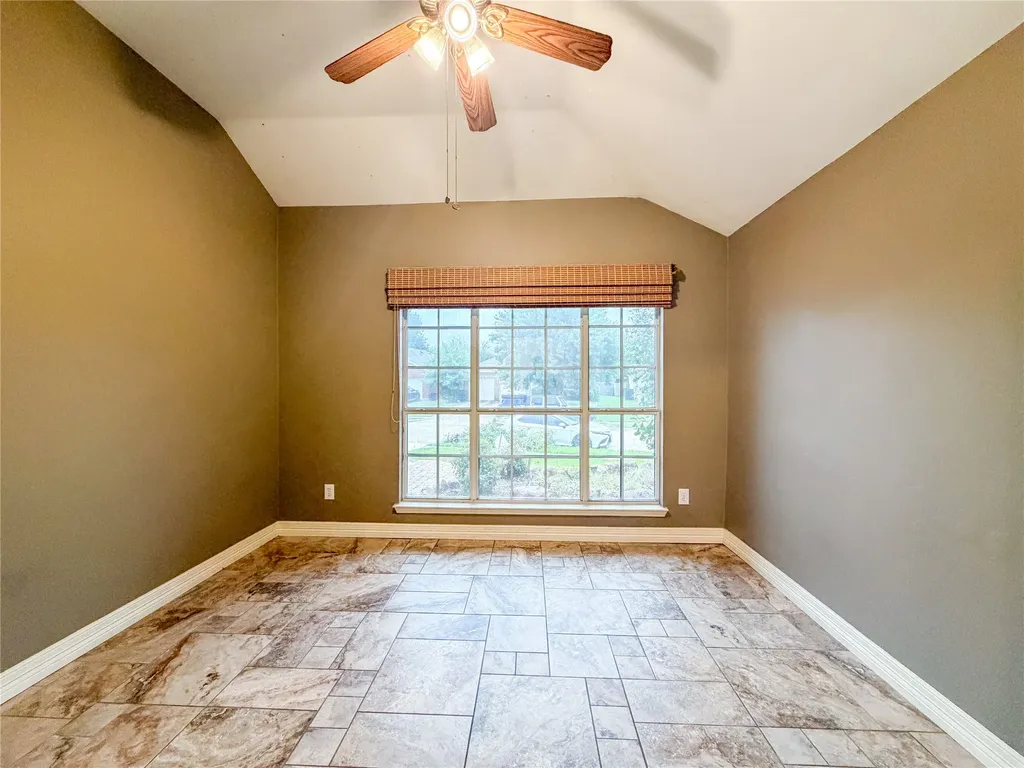 2752 Scarborough Drive Grand Prairie TX 75052
