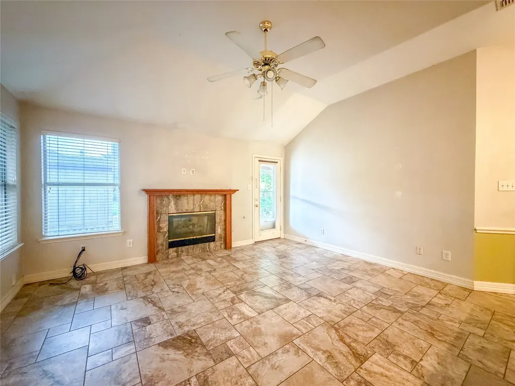 2752 Scarborough Drive Grand Prairie TX 75052