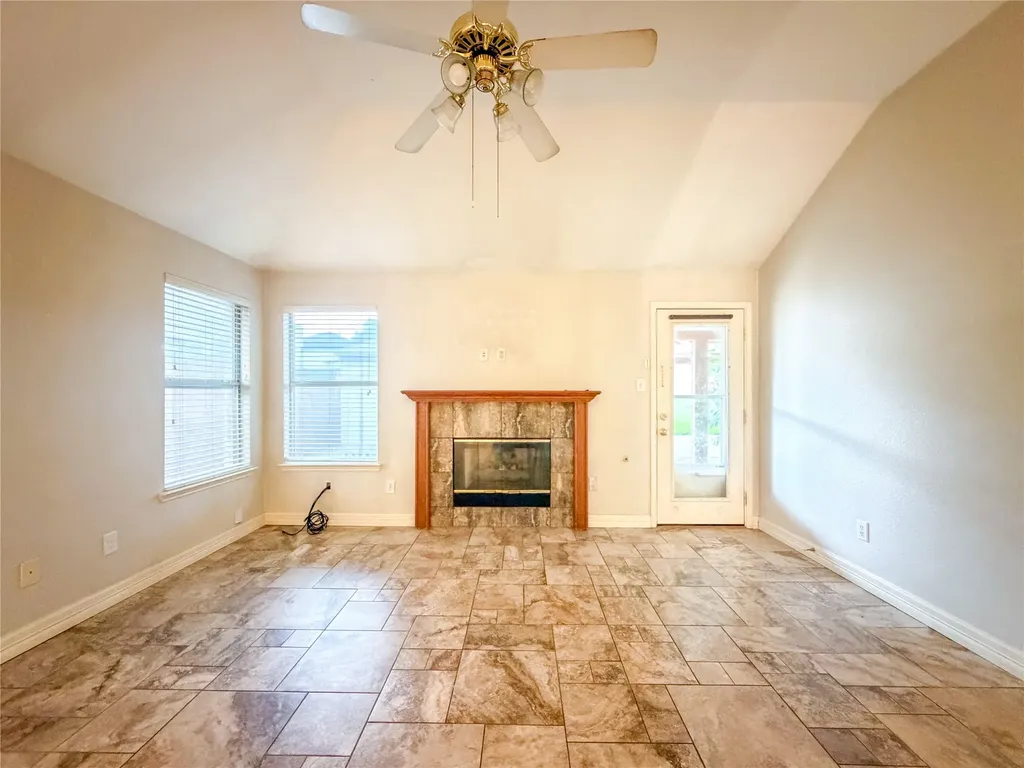 2752 Scarborough Drive Grand Prairie TX 75052
